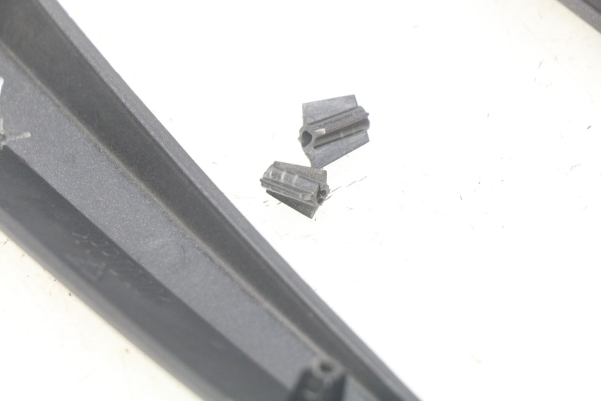 photo de CACHE TELAIO LATERALE APRILIA SR 2T 50 (2012 - 2017)