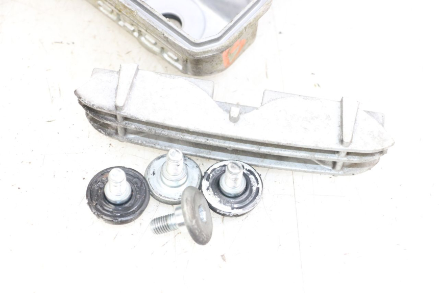 photo de COPERCHIO VALVOLE HYOSUNG GV AQUILA 125 (2000 - 2004)