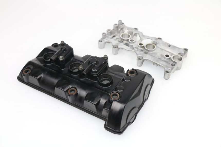photo de COPERCHIO VALVOLE TRIUMPH STREET TRIPLE 675 (2007 - 2012)
