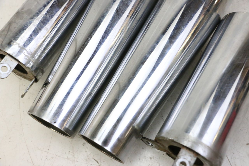 photo de CARENA FORCELLA  HYOSUNG GV AQUILA 125 (2000 - 2004) - Stato della superficie e materiale