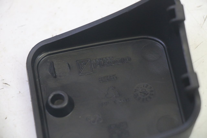 photo de COPERCHIO SERBATOIO PRINCIPALE PIAGGIO MP3 LT 400 (2007 - 2012) - Primo piano tecnico