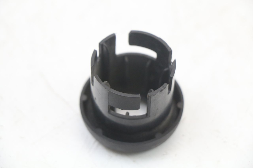 photo de COPERCHIO BLOCCHETTO ACCENSIONE APRILIA SCARABEO GT 125 (1999 - 2007)