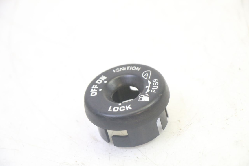 photo de COPERCHIO BLOCCHETTO ACCENSIONE HONDA FES S-WING SWING ABS 125 (2007 - 2015)
