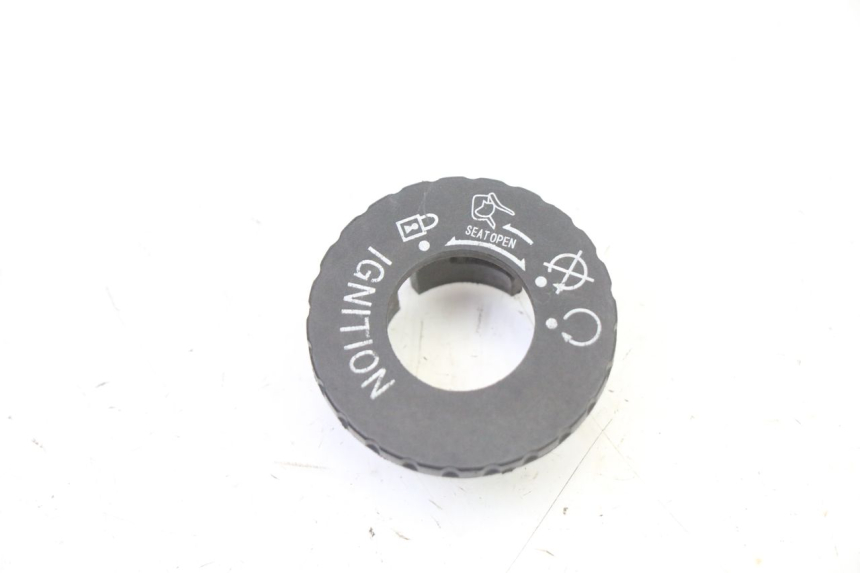 photo de COPERCHIO BLOCCHETTO ACCENSIONE SYM FIDDLE 3 III 50 (2014 - 2020)