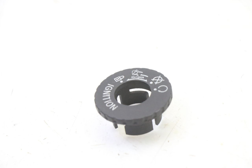 photo de COPERCHIO BLOCCHETTO ACCENSIONE SYM FIDDLE 3 III 50 (2014 - 2020)