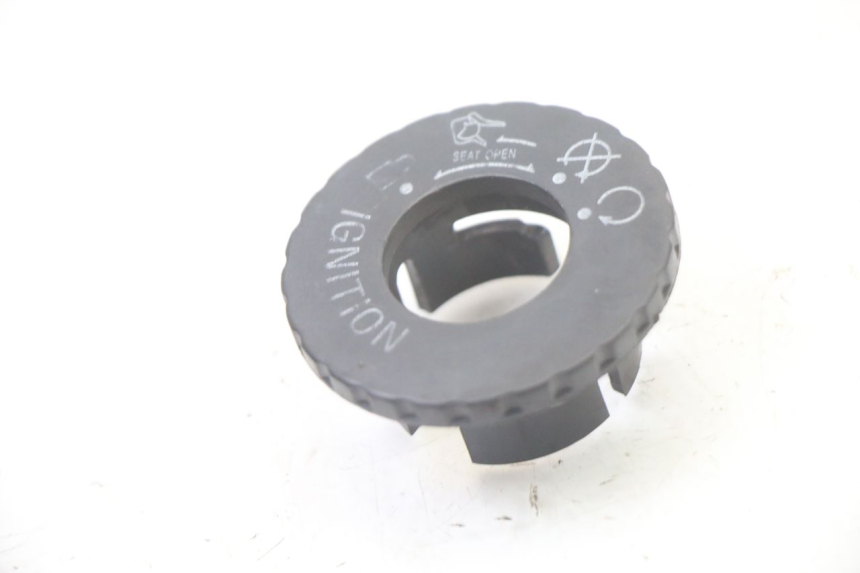 photo de COPERCHIO BLOCCHETTO ACCENSIONE SYM FIDDLE 125 (2008 - 2010)