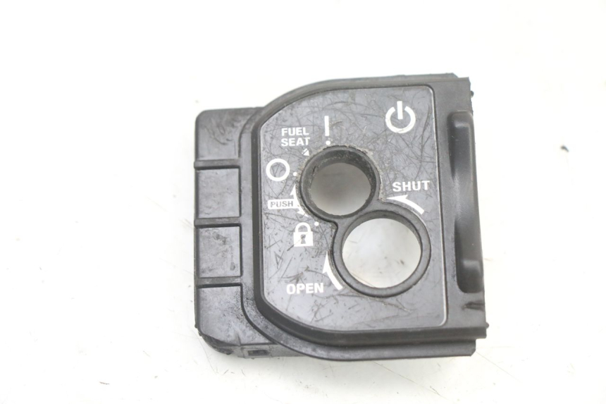 photo de COPERCHIO BLOCCHETTO ACCENSIONE HONDA PCX (JF57/JF64) 125 (2014 - 2018)