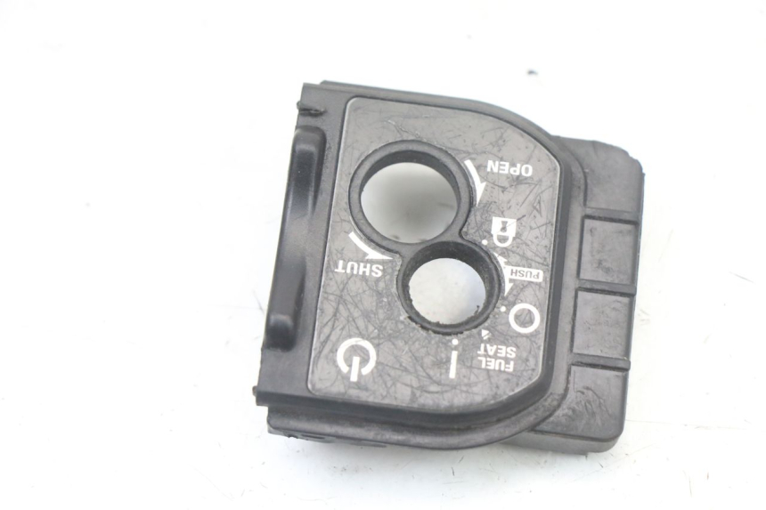 photo de COPERCHIO BLOCCHETTO ACCENSIONE HONDA PCX (JF57/JF64) 125 (2014 - 2018)