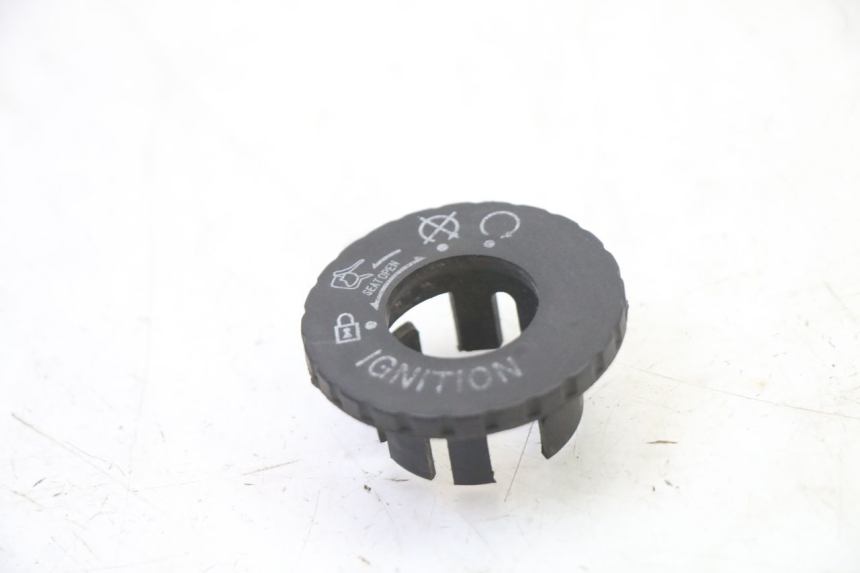 photo de COPERCHIO BLOCCHETTO ACCENSIONE SYM JET 14 4T 50 (2018 - 2022)