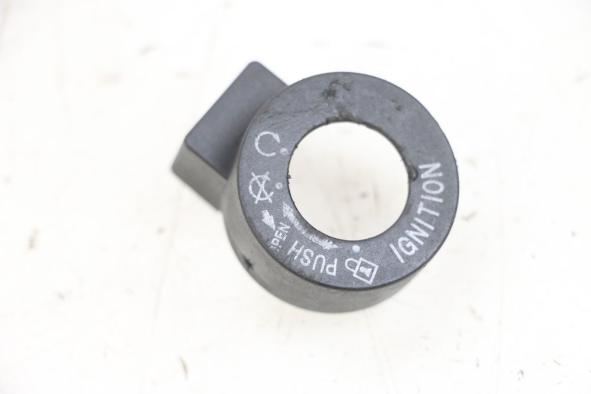 photo de COPERCHIO BLOCCHETTO ACCENSIONE PEUGEOT KISBEE 4T 50 (2010 - 2017)