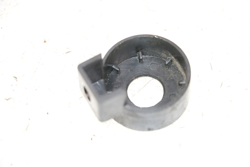 photo de COPERCHIO BLOCCHETTO ACCENSIONE PEUGEOT KISBEE 4T 50 (2018 - 2022) - Dettaglio del componente