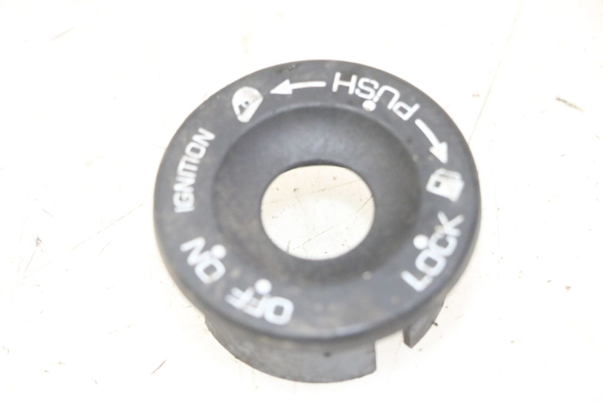 photo de COPERCHIO BLOCCHETTO ACCENSIONE PIAGGIO MP3 LT 300 (2010 - 2016)