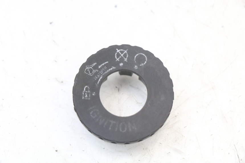 photo de COPERCHIO BLOCCHETTO ACCENSIONE PEUGEOT BELVILLE 125 (2017 - 2021)