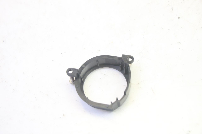 photo de COPERCHIO BLOCCHETTO ACCENSIONE YAMAHA TRICITY 300 (2020 - 2024) - Altra angolazione