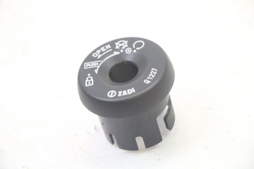 photo de COPERCHIO BLOCCHETTO ACCENSIONE YAMAHA WHY 50 (1998 - 2000)