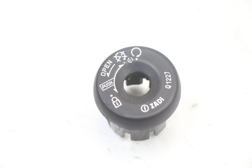 photo de COPERCHIO CHIAVE YAMAHA YP MAJESTY 125 (2007 - 2010)