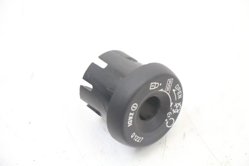 photo de COPERCHIO CHIAVE YAMAHA YP MAJESTY 125 (2007 - 2010)