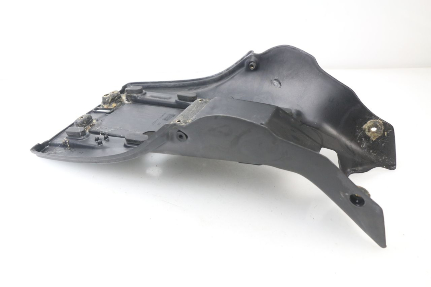 photo de COPERCHIO SOTTO SELLA CAGIVA NAVIGATOR 1000 (2000 - 2005)