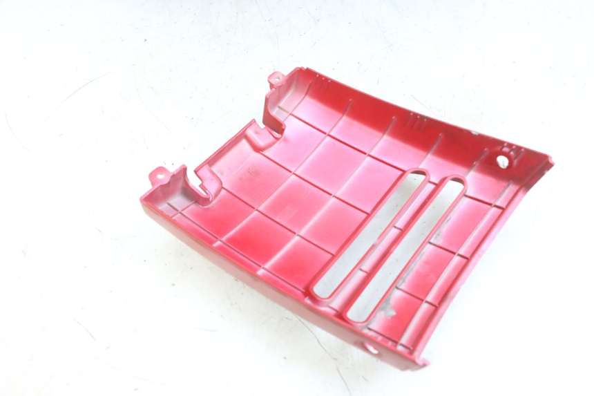 photo de COPERCHIO SOTTO SELLA PEUGEOT DJANGO 4T 50 (2014 - 2019) - Dettaglio del componente