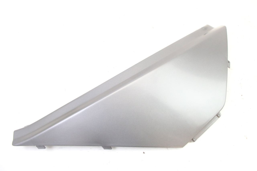 photo de COPERCHIO SOTTO SELLA DESTRO APRILIA ATLANTIC 125 (2003 - 2009)