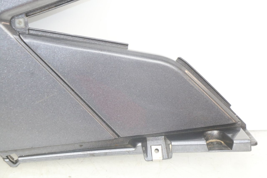 photo de COPERCHIO SOTTO SELLA DESTRO APRILIA SRV 850 (2012 - 2017)