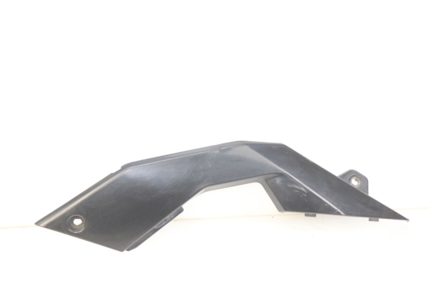 photo de COPERCHIO SOTTO SELLA DESTRO APRILIA SX 50 (2011 - 2017)