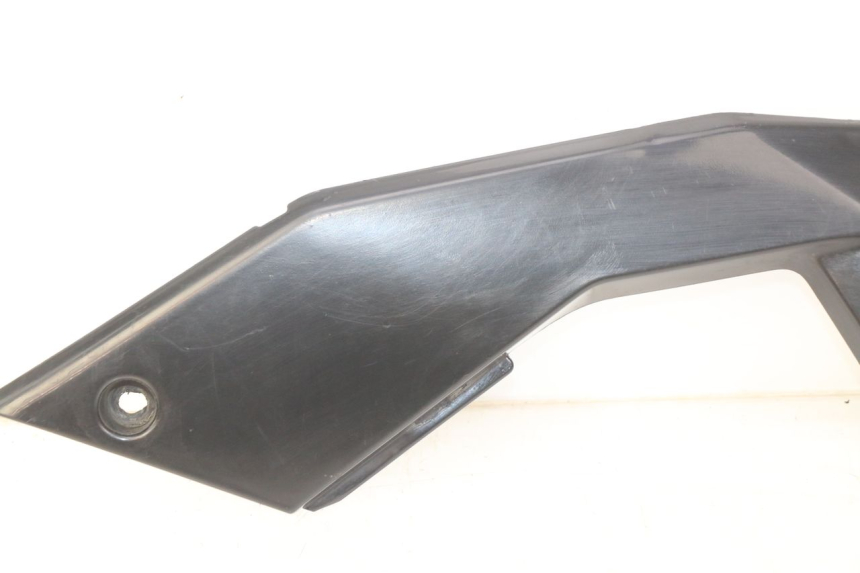 photo de COPERCHIO SOTTO SELLA DESTRO APRILIA SX 50 (2011 - 2017)
