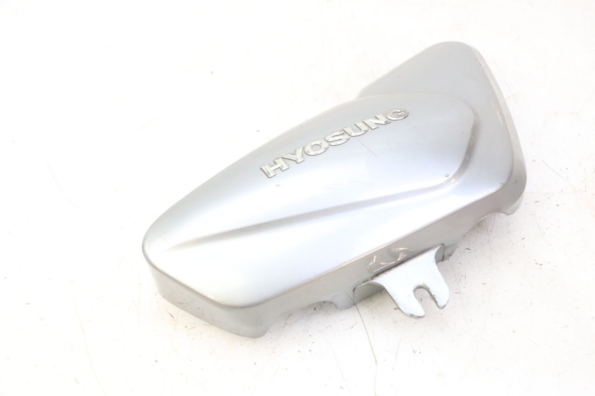 photo de COPERCHIO SOTTO SELLA DESTRO HYOSUNG GV AQUILA 125 (2000 - 2004)