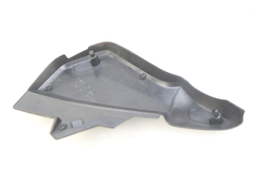photo de COPERCHIO SOTTO SELLA DESTRO HONDA CBF 500 (2004 - 2007)
