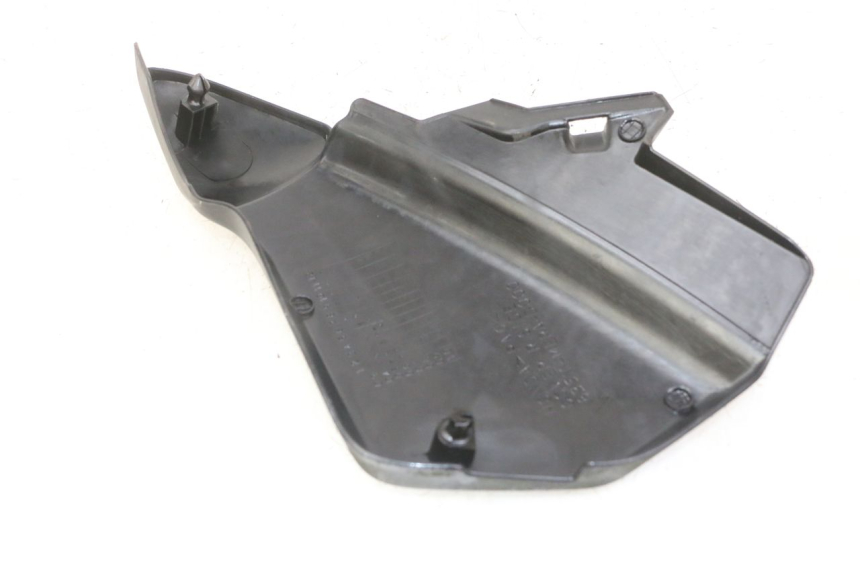 photo de COPERCHIO SOTTO SELLA DESTRO HONDA CBF 500 (2004 - 2007)