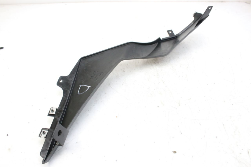 photo de COPERCHIO SOTTO SELLA DESTRO DERBI GPR 50 (2004 - 2009)
