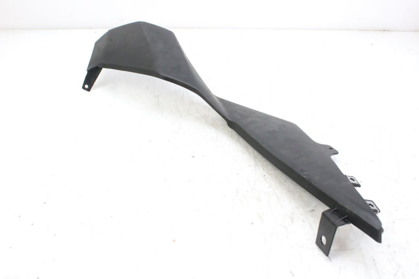photo de COPERCHIO SOTTO SELLA DESTRO DERBI GPR 50 (2004 - 2009)
