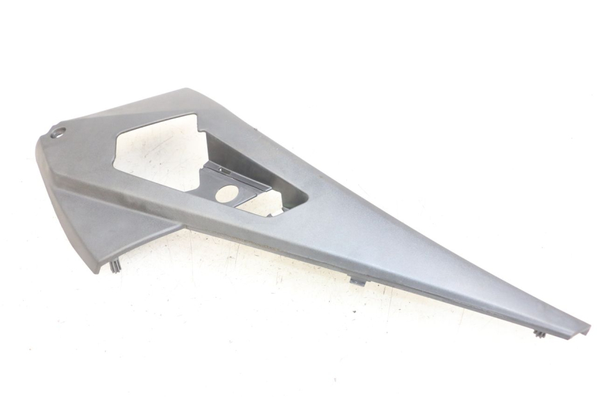 photo de CARENA SOTTO SELLA DESTRA PEUGEOT GEOPOLIS RS 125 (2007 - 2009)