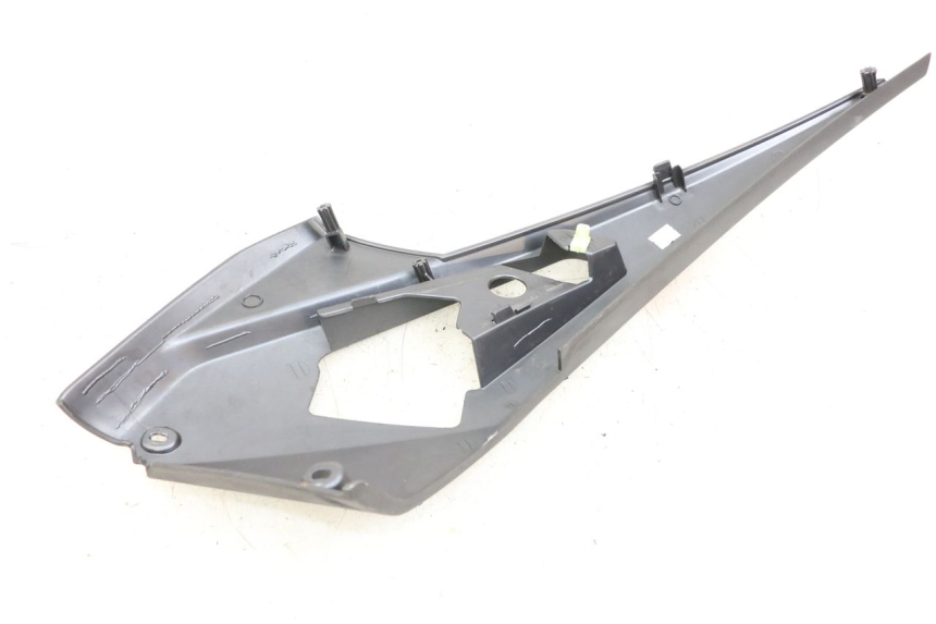 photo de CARENA SOTTO SELLA DESTRA PEUGEOT GEOPOLIS RS 125 (2007 - 2009)