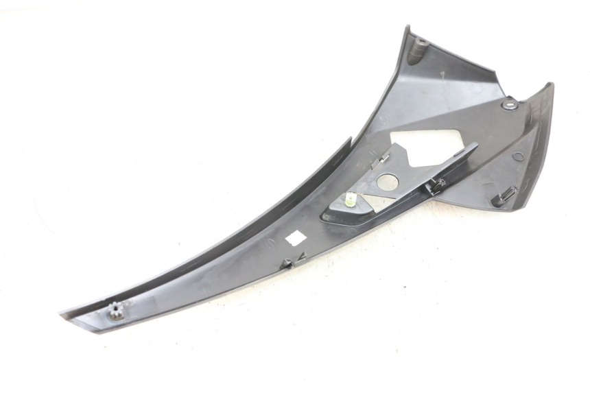 photo de CARENA SOTTO SELLA DESTRA PEUGEOT GEOPOLIS RS 125 (2007 - 2009)