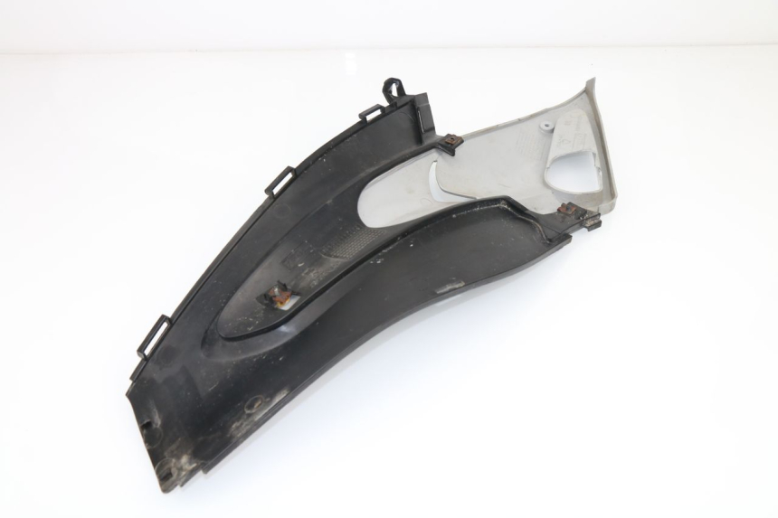 photo de COPERCHIO SOTTO SELLA DESTRO GILERA RUNNER 50 (1999 - 2005)