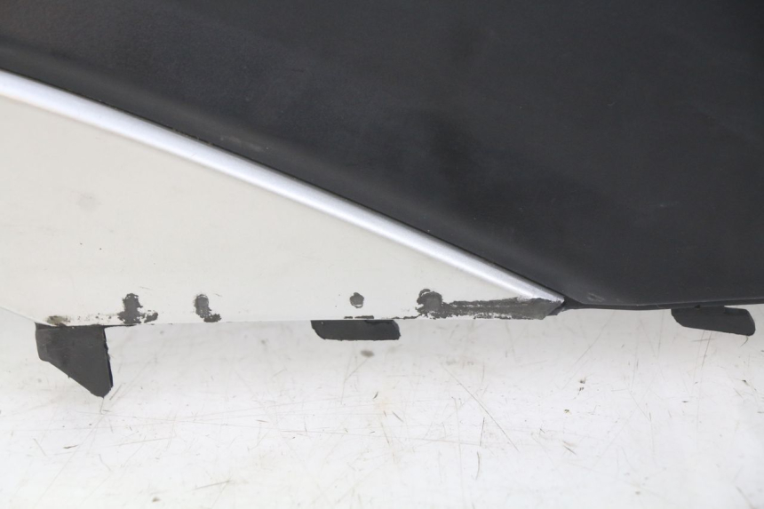 photo de COPERCHIO SOTTO SELLA DESTRO TNT MOTOR GRIDO 2T 50 (2010 - 2019)