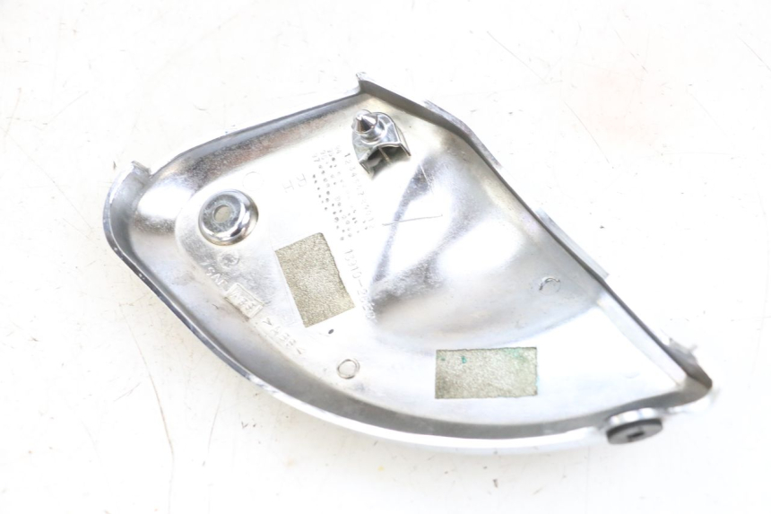 photo de COPERTURA SOTTO SELLA DESTRA SUZUKI GSF N BANDIT 600 (1996 - 1999) - Zoom sullo stato d'uso