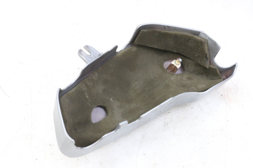 photo de COPERCHIO SOTTO SELLA DESTRO HYOSUNG GV AQUILA 125 (2000 - 2004)