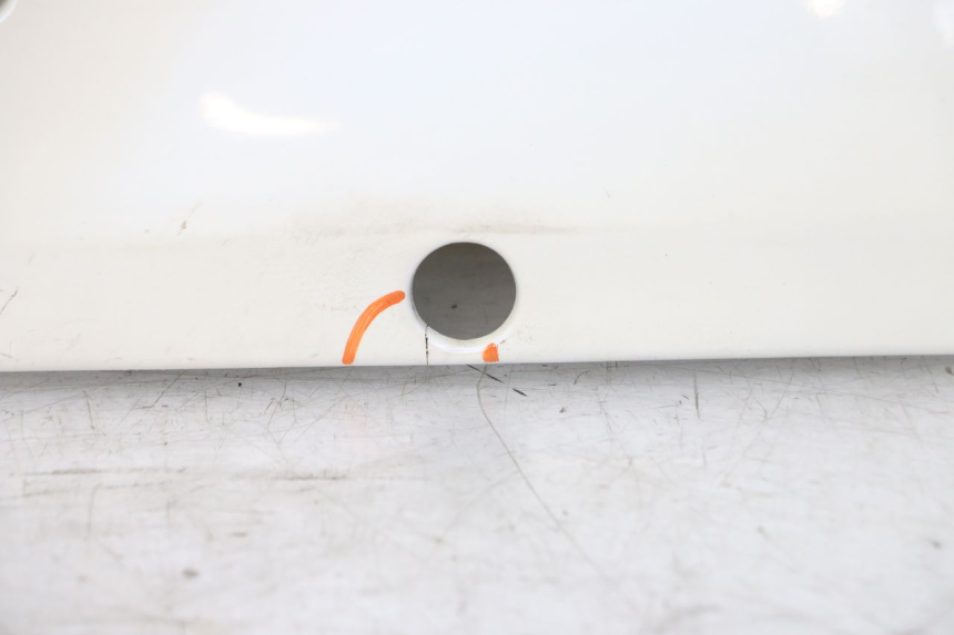 photo de CARENA SOTTO SELLA DESTRA HONDA CBR F 1000 (1993 - 1996) - Primo piano ad alta risoluzione