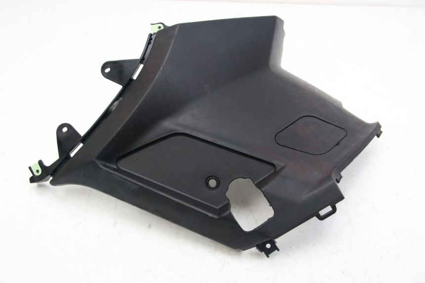 photo de CARENA SOTTO SELLA DESTRA PEUGEOT KISBEE 2T 50 (2018 - 2022)