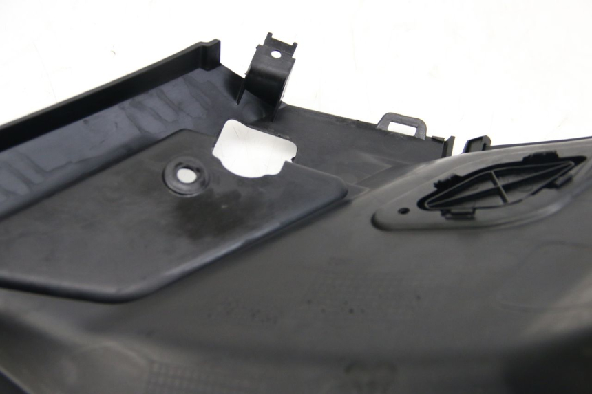 photo de CARENA SOTTO SELLA DESTRA PEUGEOT KISBEE 2T 50 (2018 - 2022)