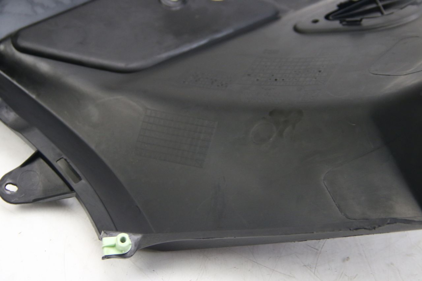 photo de CARENA SOTTO SELLA DESTRA PEUGEOT KISBEE 2T 50 (2018 - 2022)