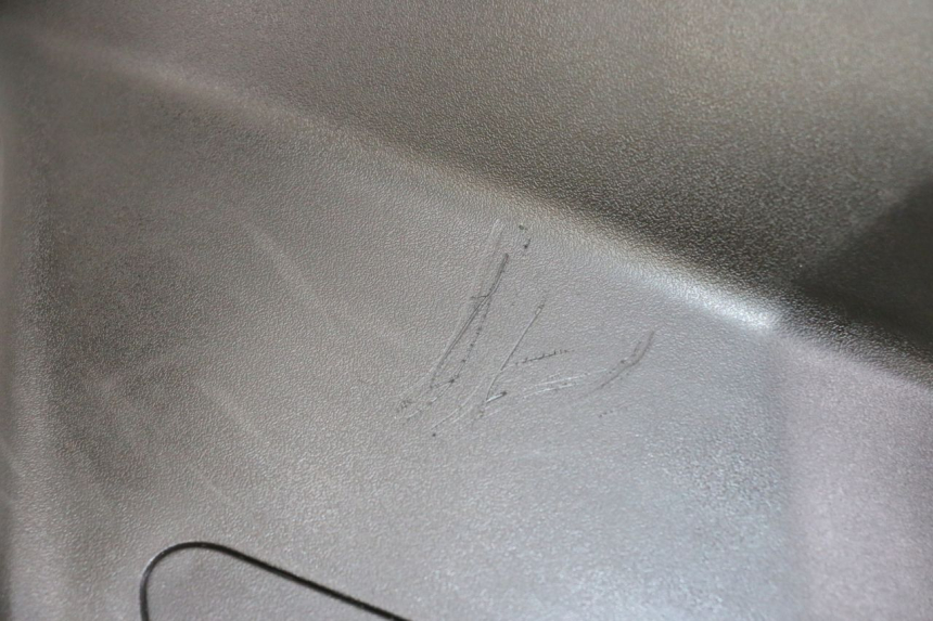photo de CARENA SOTTO SELLA DESTRA PEUGEOT KISBEE 2T 50 (2018 - 2022)
