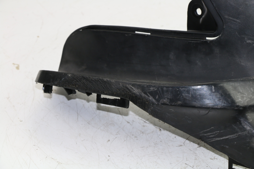 photo de COPERCHIO SOTTO SELLA DESTRO KYMCO GRAND DINK 125 (2002 - 2007)