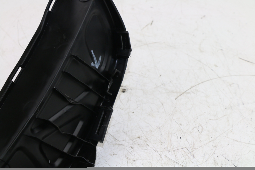 photo de COPERCHIO SOTTO SELLA DESTRO KYMCO GRAND DINK 125 (2002 - 2007)