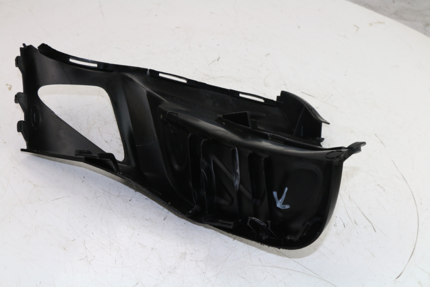 photo de COPERCHIO SOTTO SELLA DESTRO KYMCO GRAND DINK 125 (2002 - 2007)