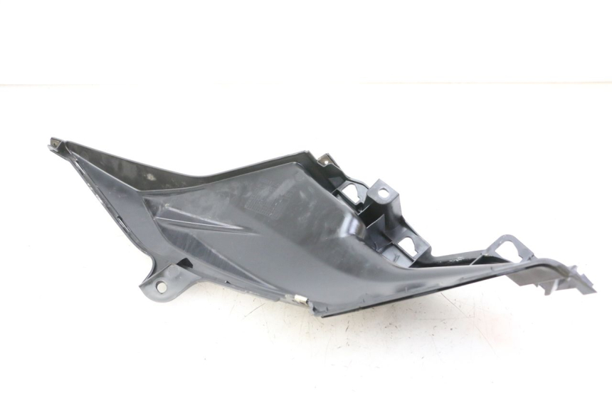 photo de CARENA SOTTO SELLA DESTRA SYM ORBIT III 3 4T 50 (2021 - 2025) - Dettaglio del componente