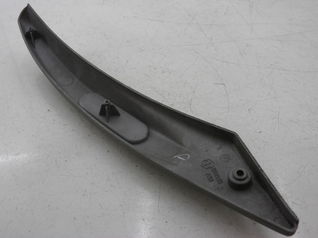photo de CACHE SOUS SELLE DROIT PIAGGIO LIBERTY 2T 50 (2004 - 2008)