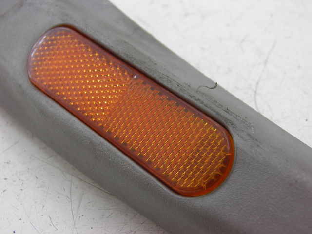photo de CACHE SOUS SELLE DROIT PIAGGIO LIBERTY 2T 50 (2004 - 2008)
